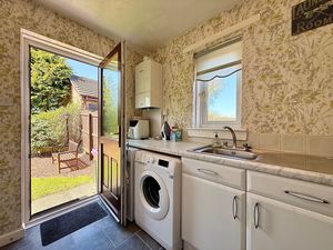 Photo 25- click for photo gallery